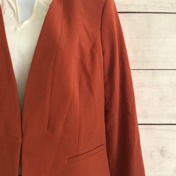 Blazer - Picture 5 of 5